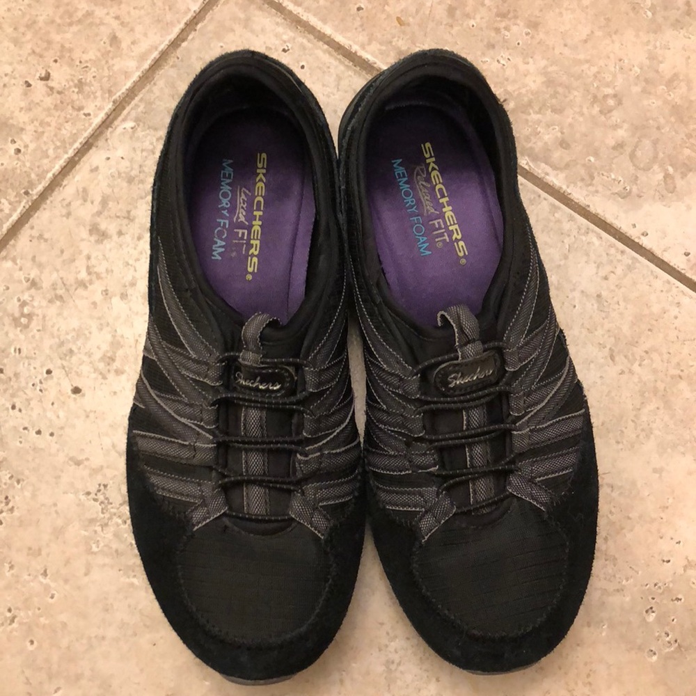 Skechers- women’s Memory Foam Black Size 6.5